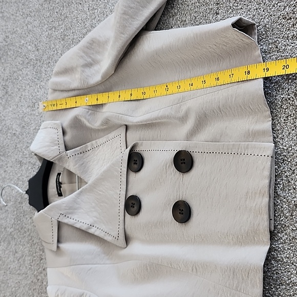 J Michaels Silver Double Breasted Formal Jacket, Cropped Style - Picture 5 of 7